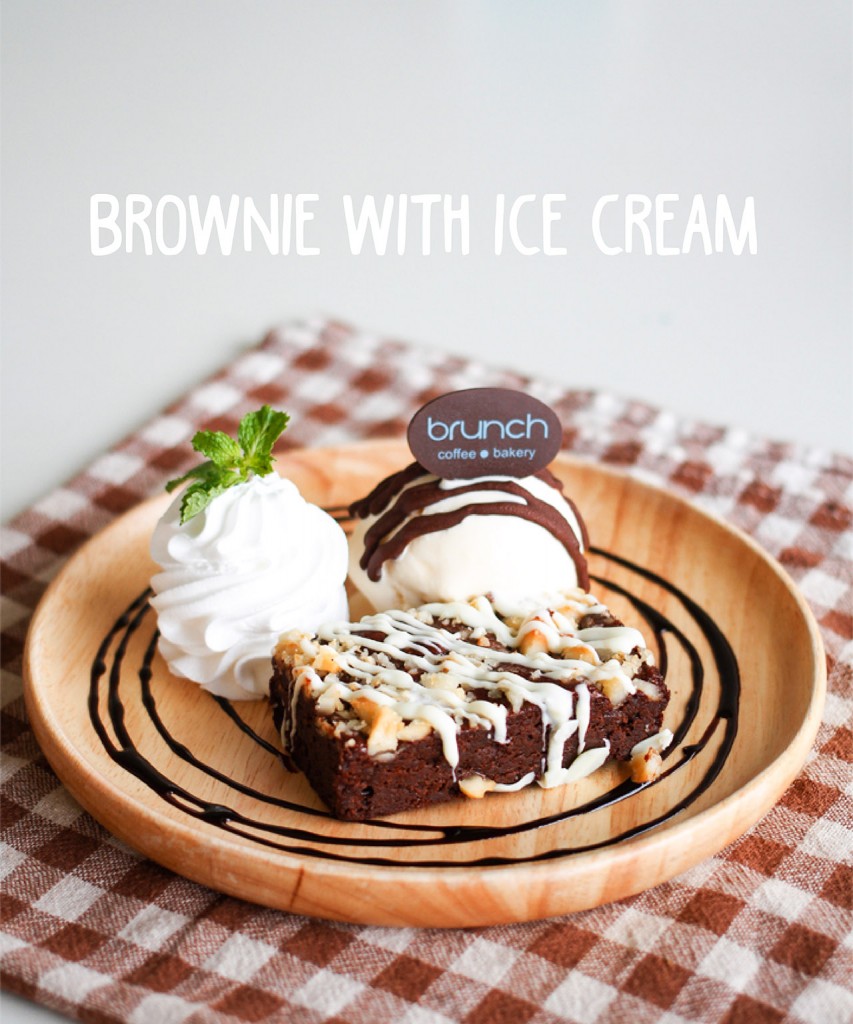 Brownie with ice cream